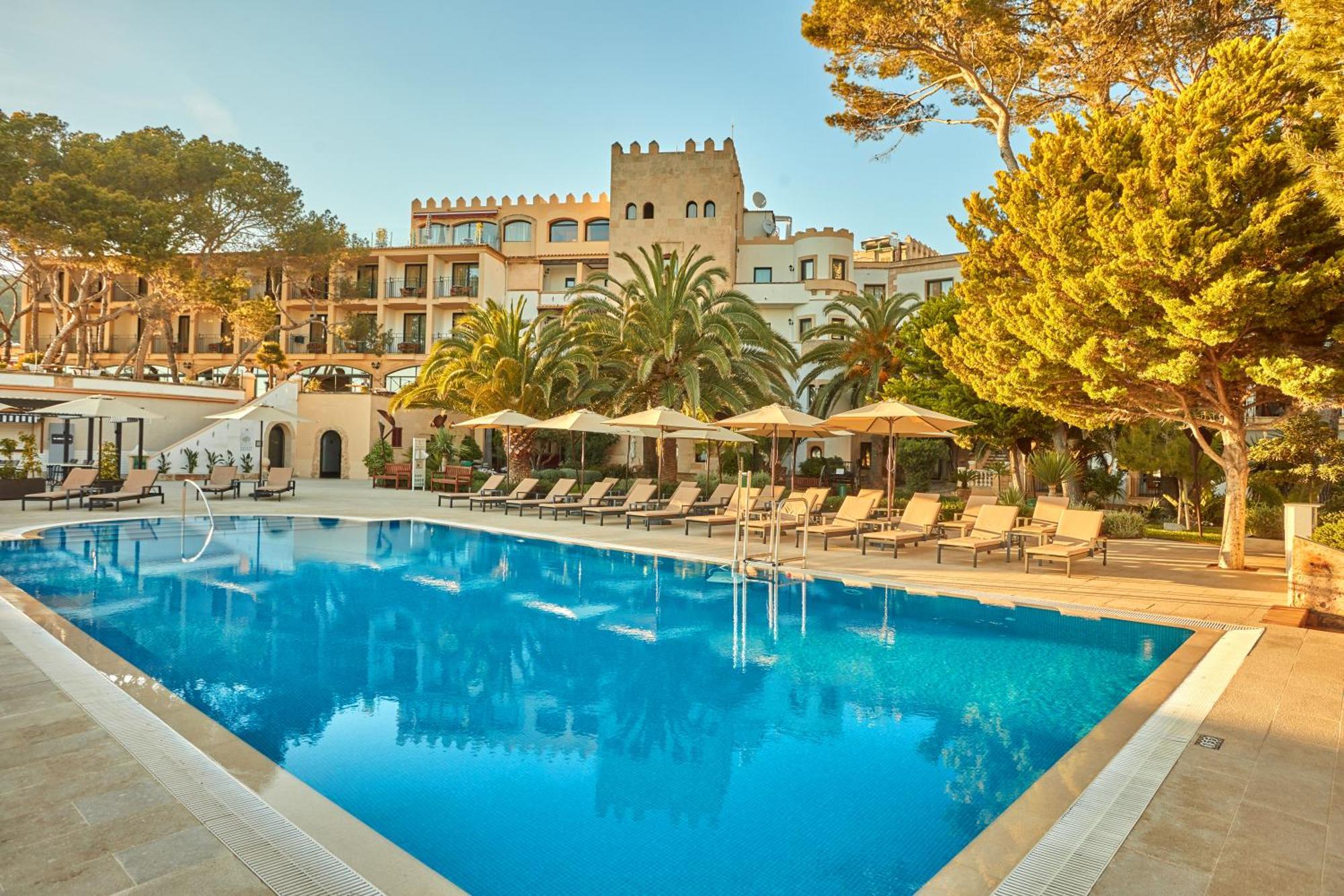 Secrets Mallorca Villamil Resort & Spa - Adults Only 帕格拉 外观 照片 The hotel's swimming pool