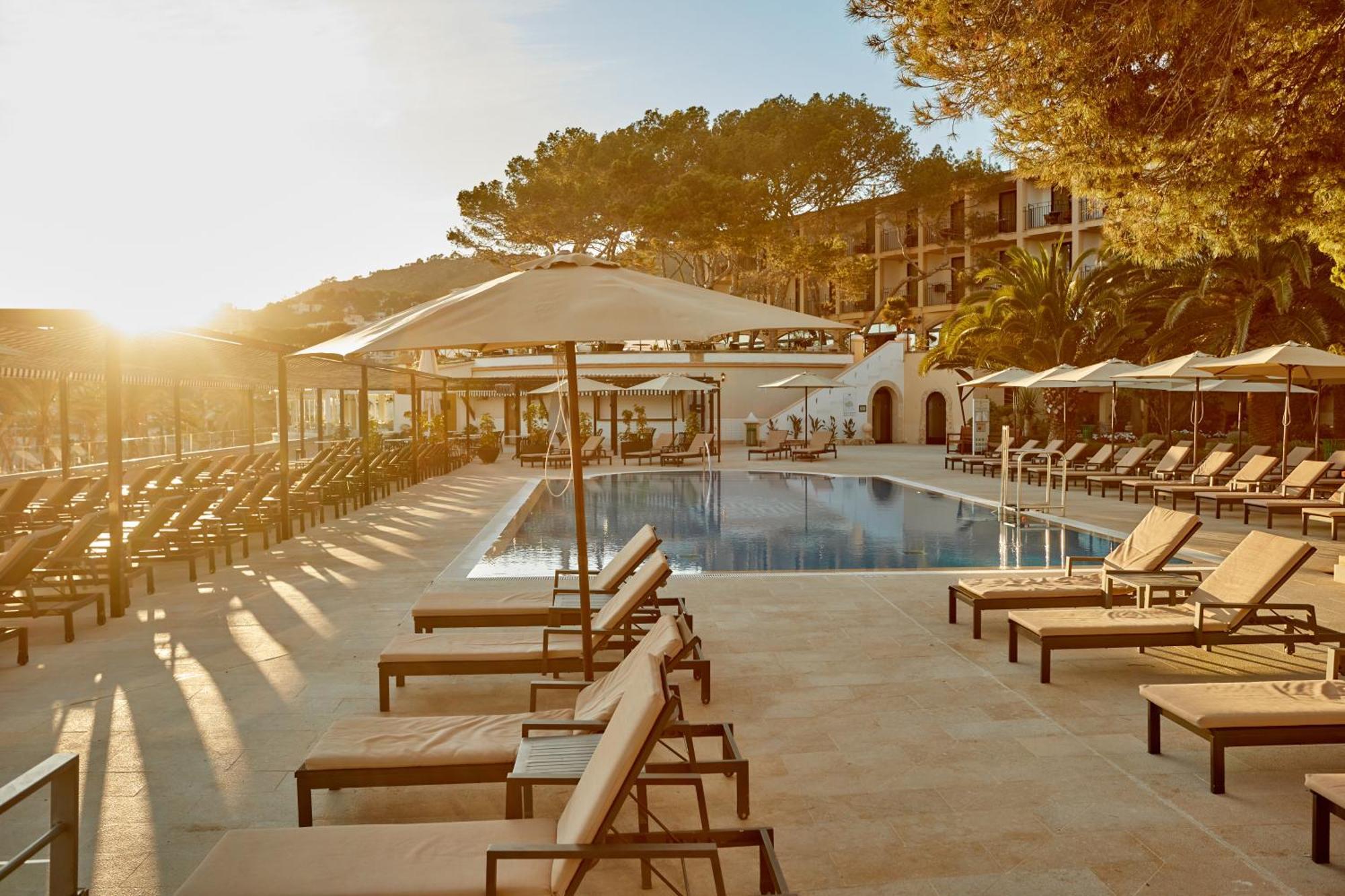 Secrets Mallorca Villamil Resort & Spa - Adults Only 帕格拉 外观 照片 The hotel's pool